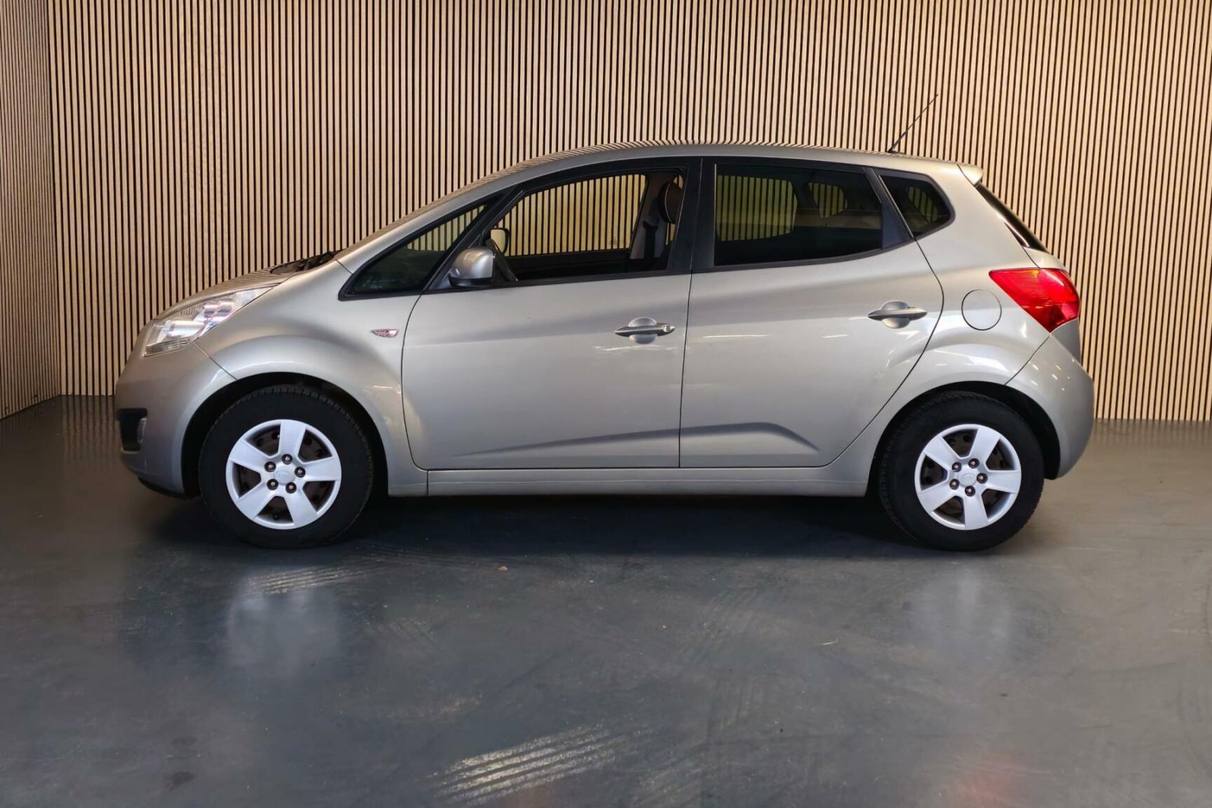 Kia-Venga-1