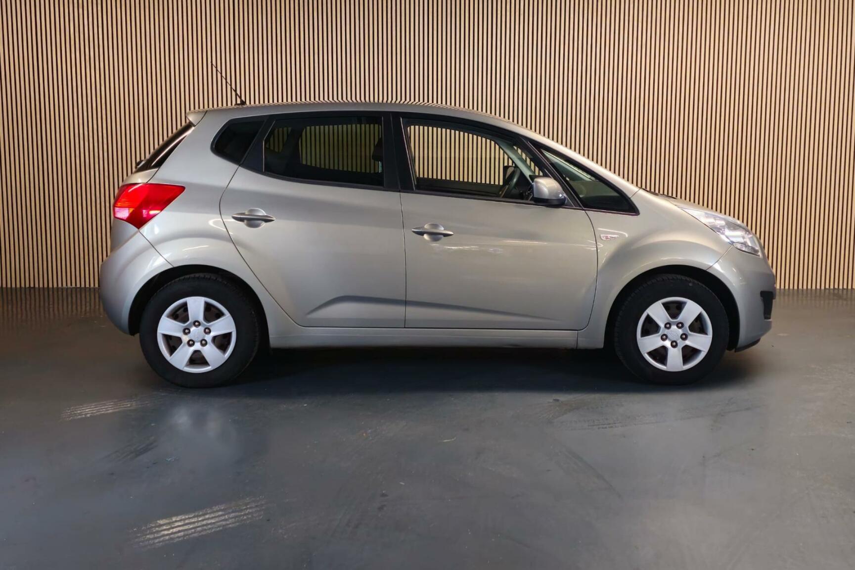 Kia-Venga-4