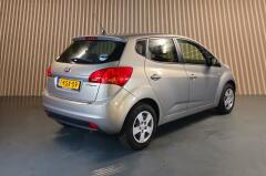 Kia-Venga-7